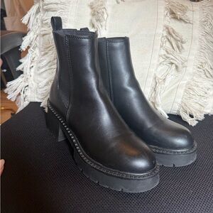 Steve Madden Tactic Black Leather Ankle Boots - size 8